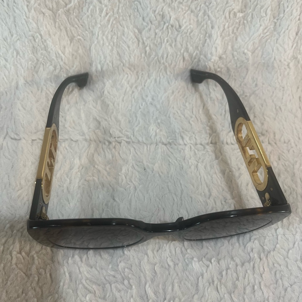 FENDI O'LOCK 40048 Tortoise Oversized Fashion FF Lock Logo Sunglasses FE40048U - Picture 2 of 7